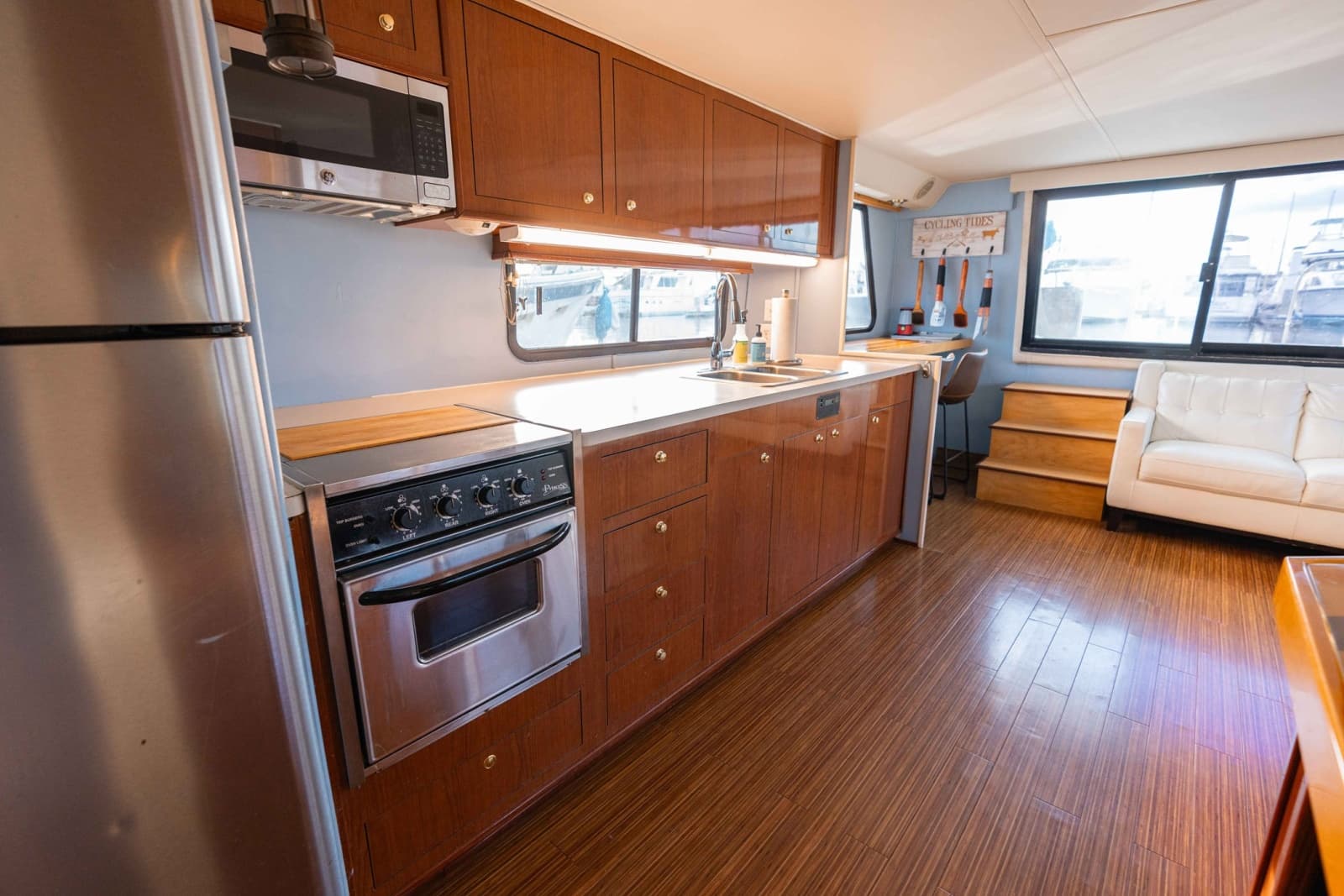 2001 Harbor Master 520 Coastal