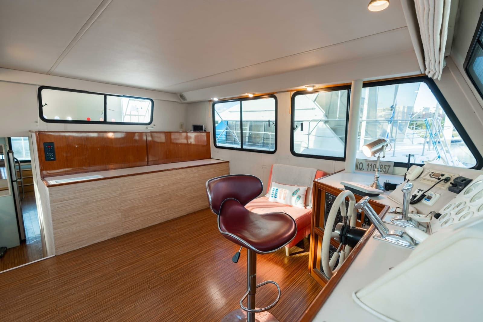 2001 Harbor Master 520 Coastal