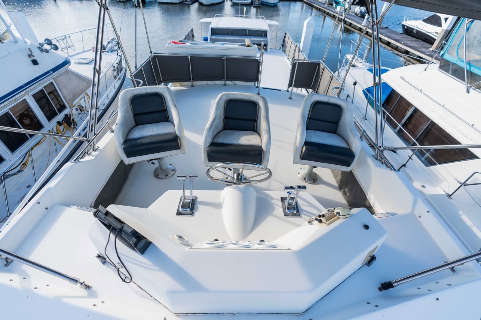 2001 Harbor Master 520 Coastal