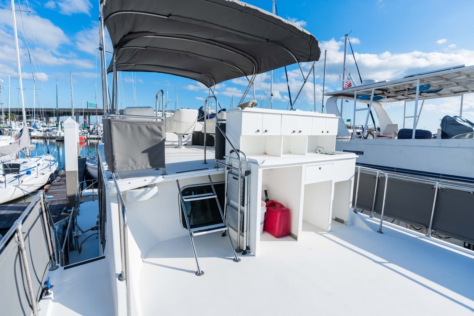 2001 Harbor Master 520 Coastal