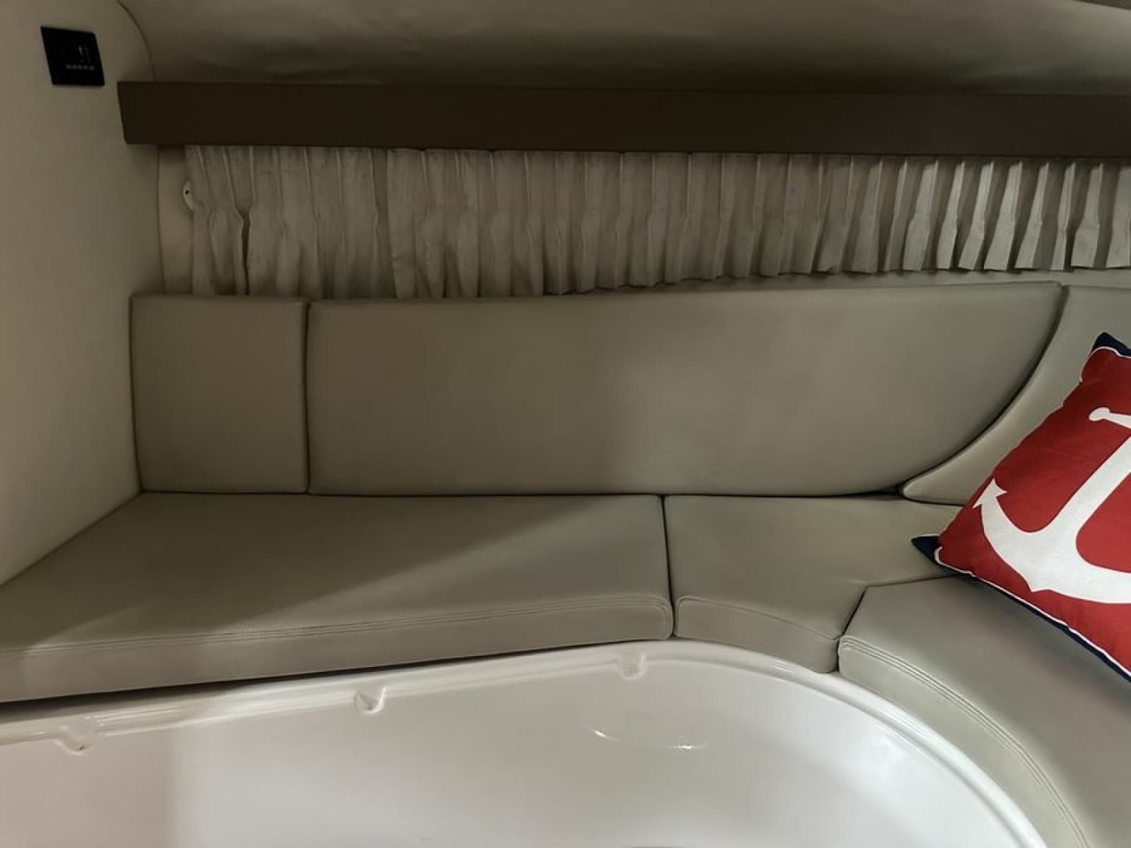 2017 Regal 28 Express