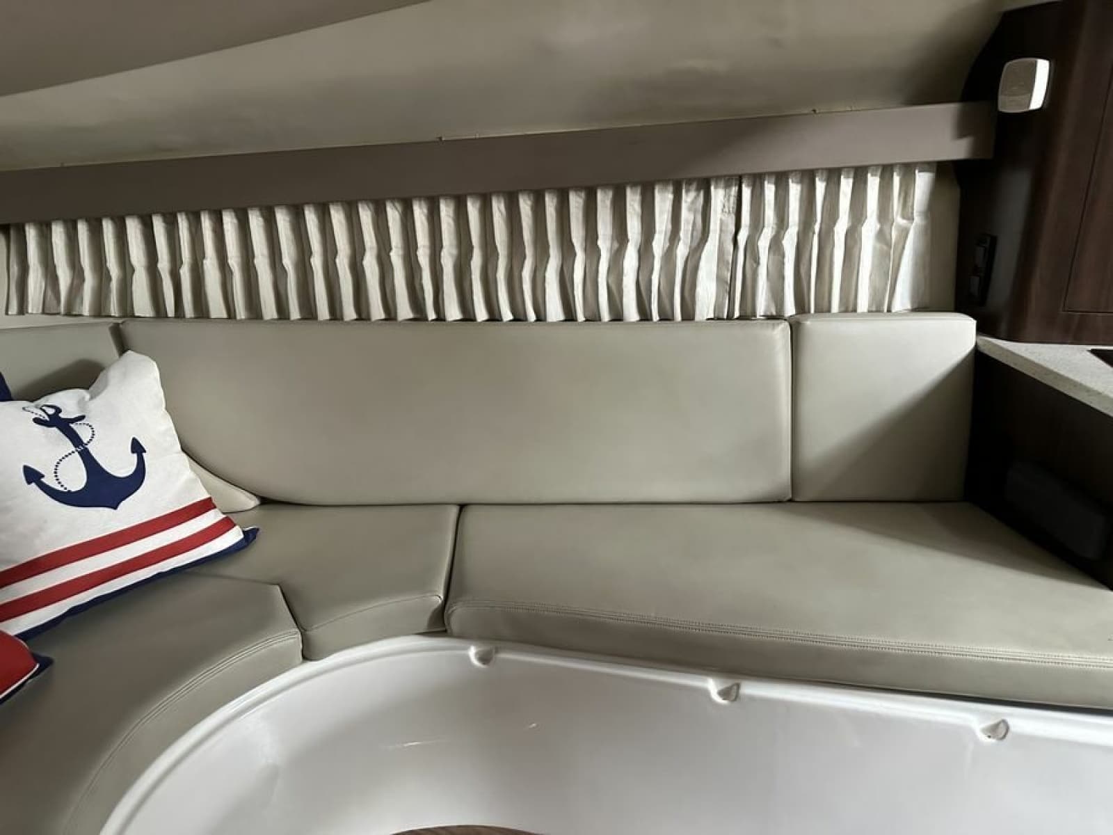 2017 Regal 28 Express