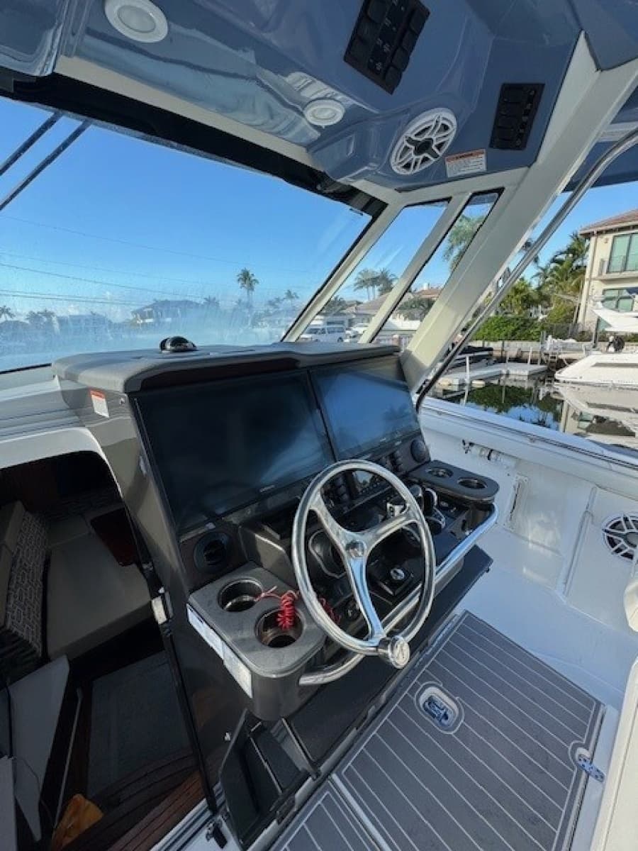 2023 Pursuit S 428 Sport