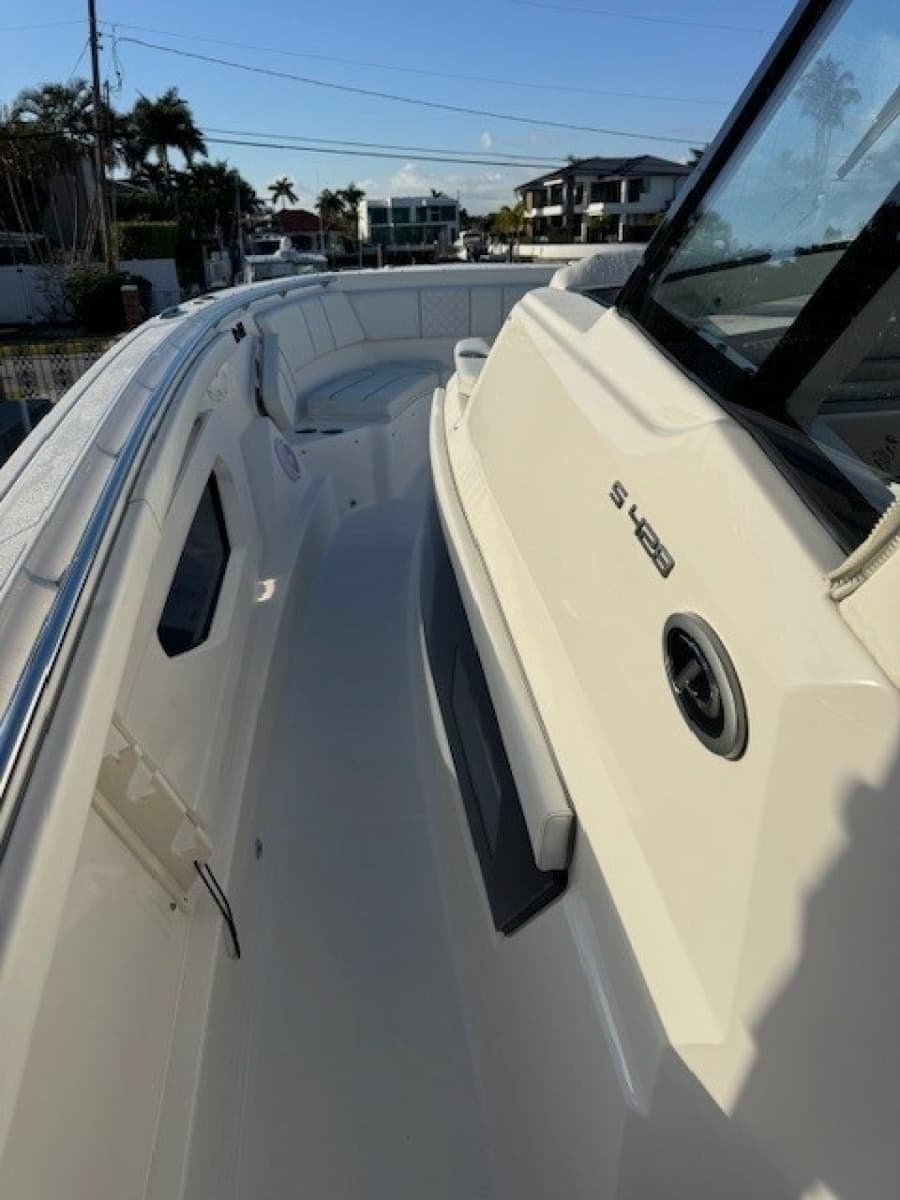 2023 Pursuit S 428 Sport