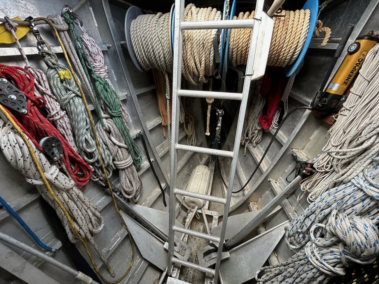 Anchor Locker/Storage