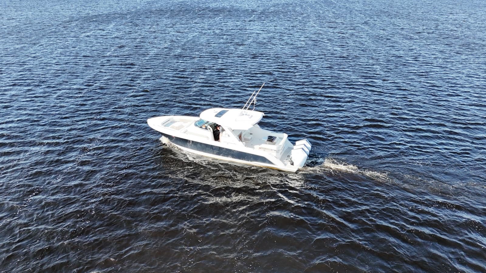 2024 Tiara Yachts 38 LS