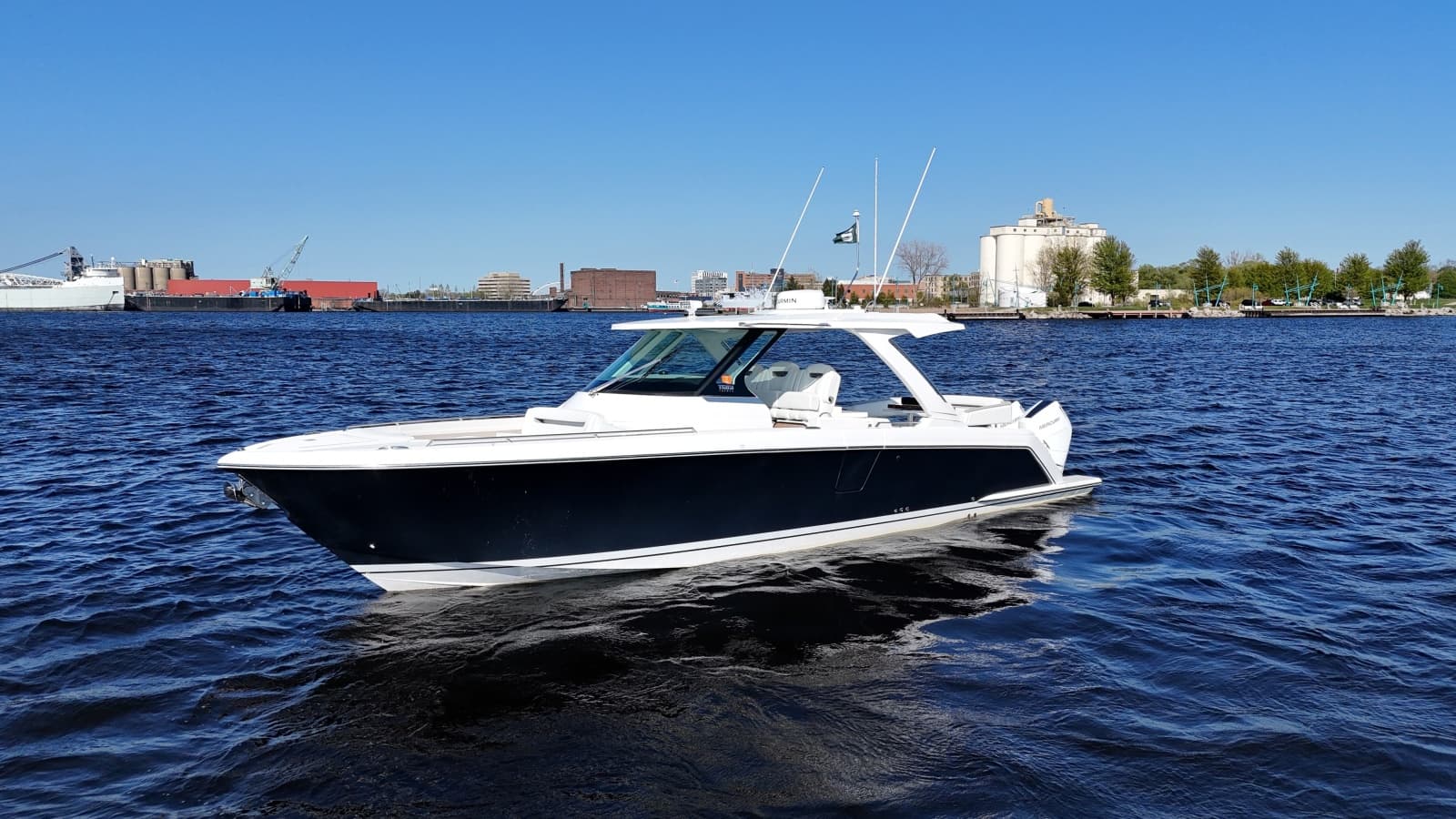 2024 Tiara Yachts 38 LS