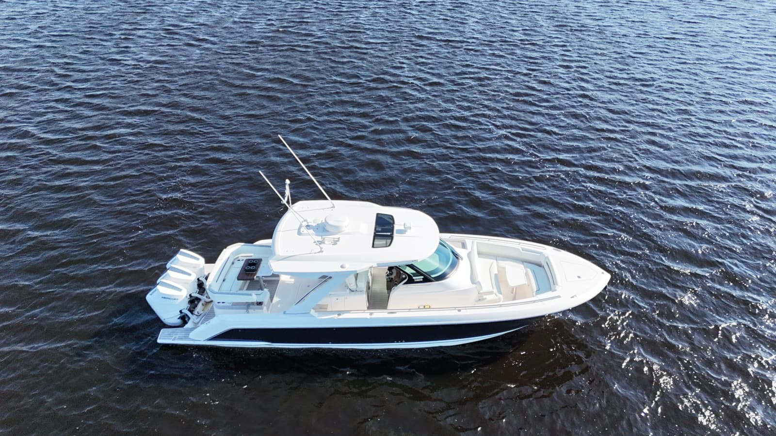 2024 Tiara Yachts 38 LS