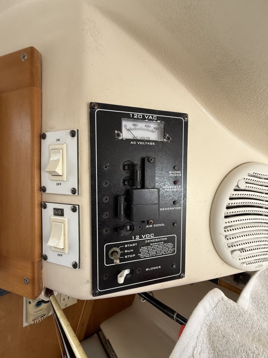 2000 Luhrs 