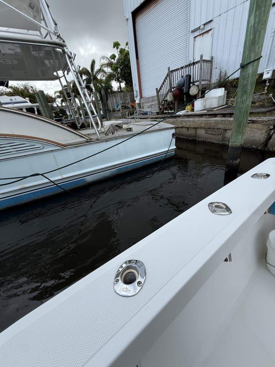 2000 Luhrs 