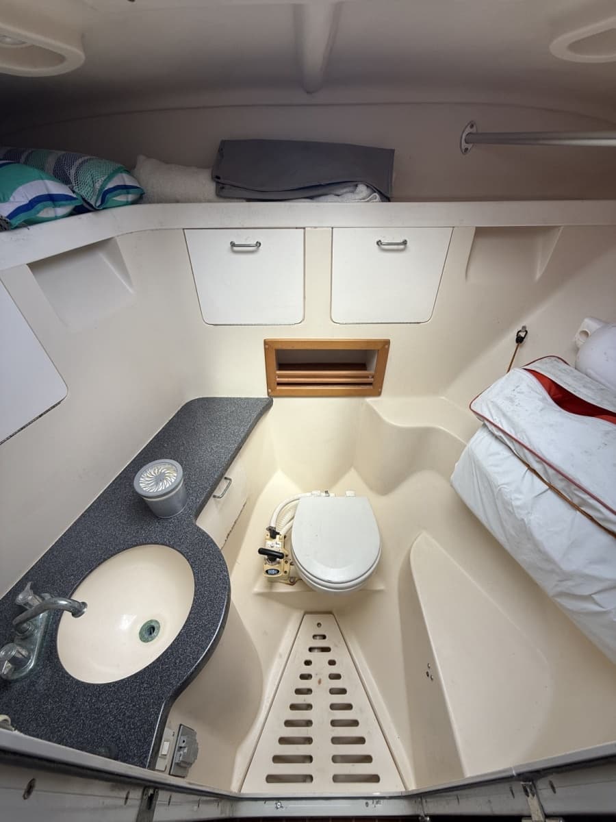 2000 Luhrs 