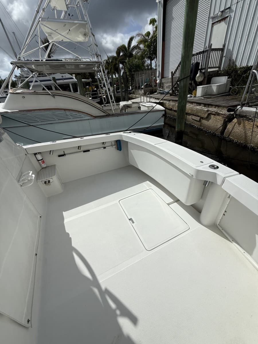 2000 Luhrs 