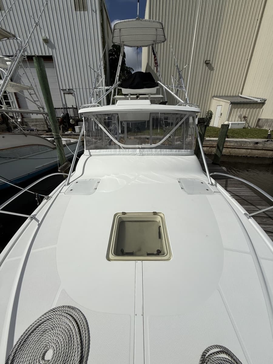 2000 Luhrs 