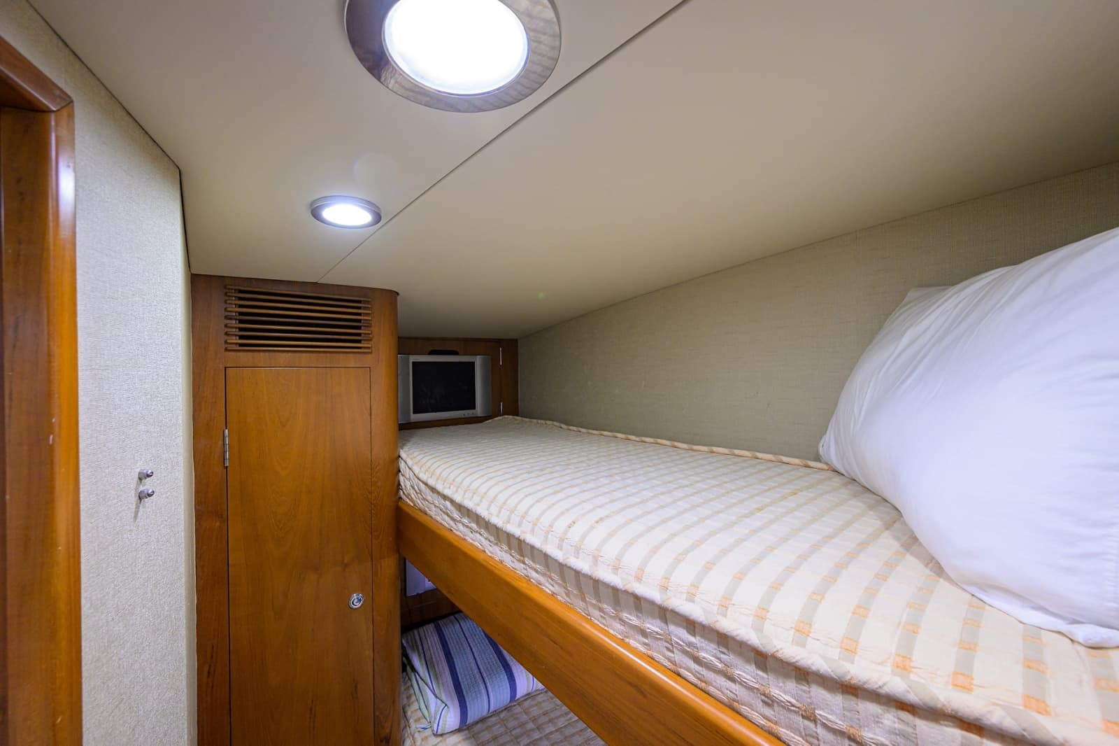 2003 American Custom Yachts 