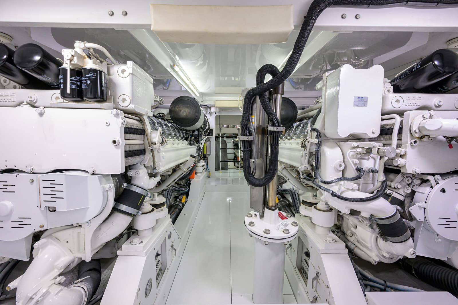 2003 American Custom Yachts 