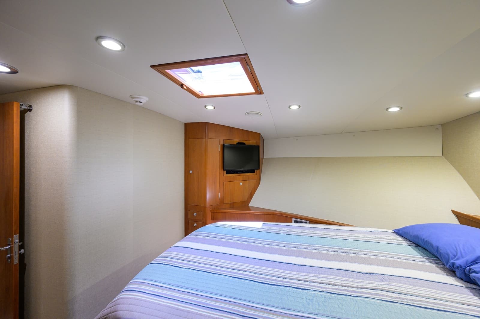 2003 American Custom Yachts 