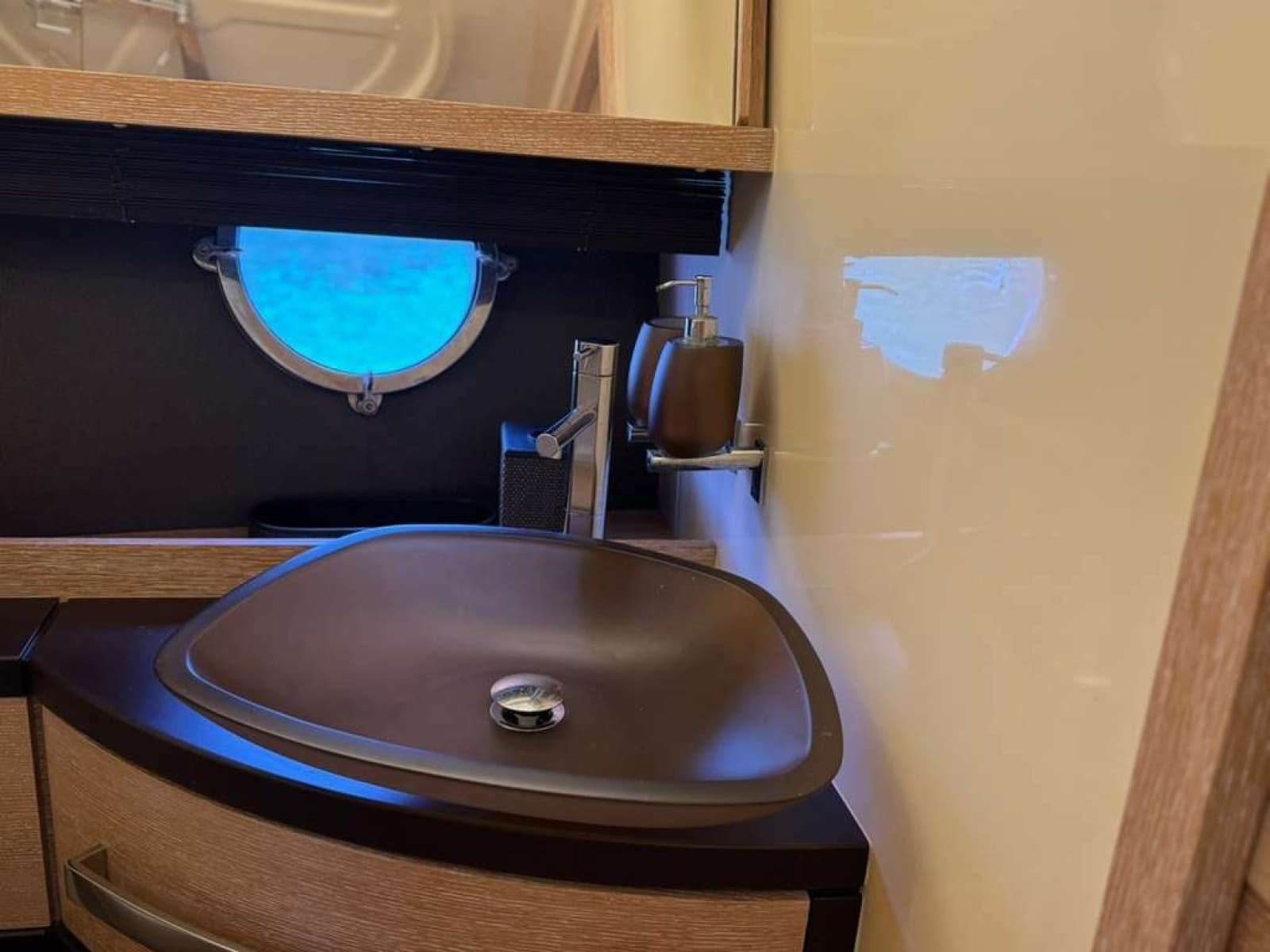2014 Azimut 64