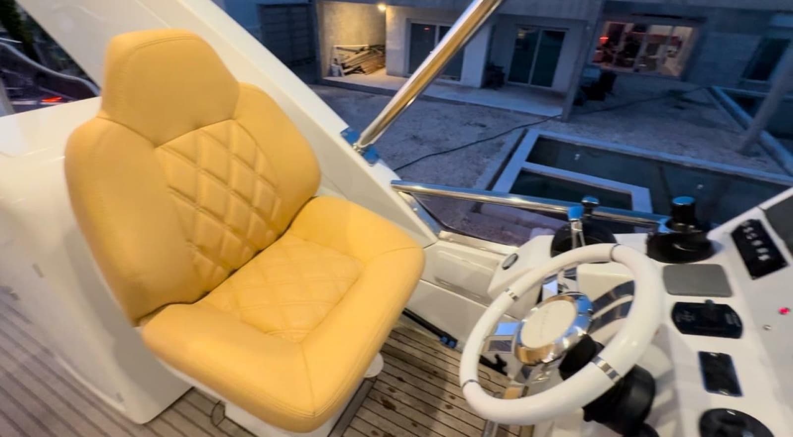 2014 Azimut 64