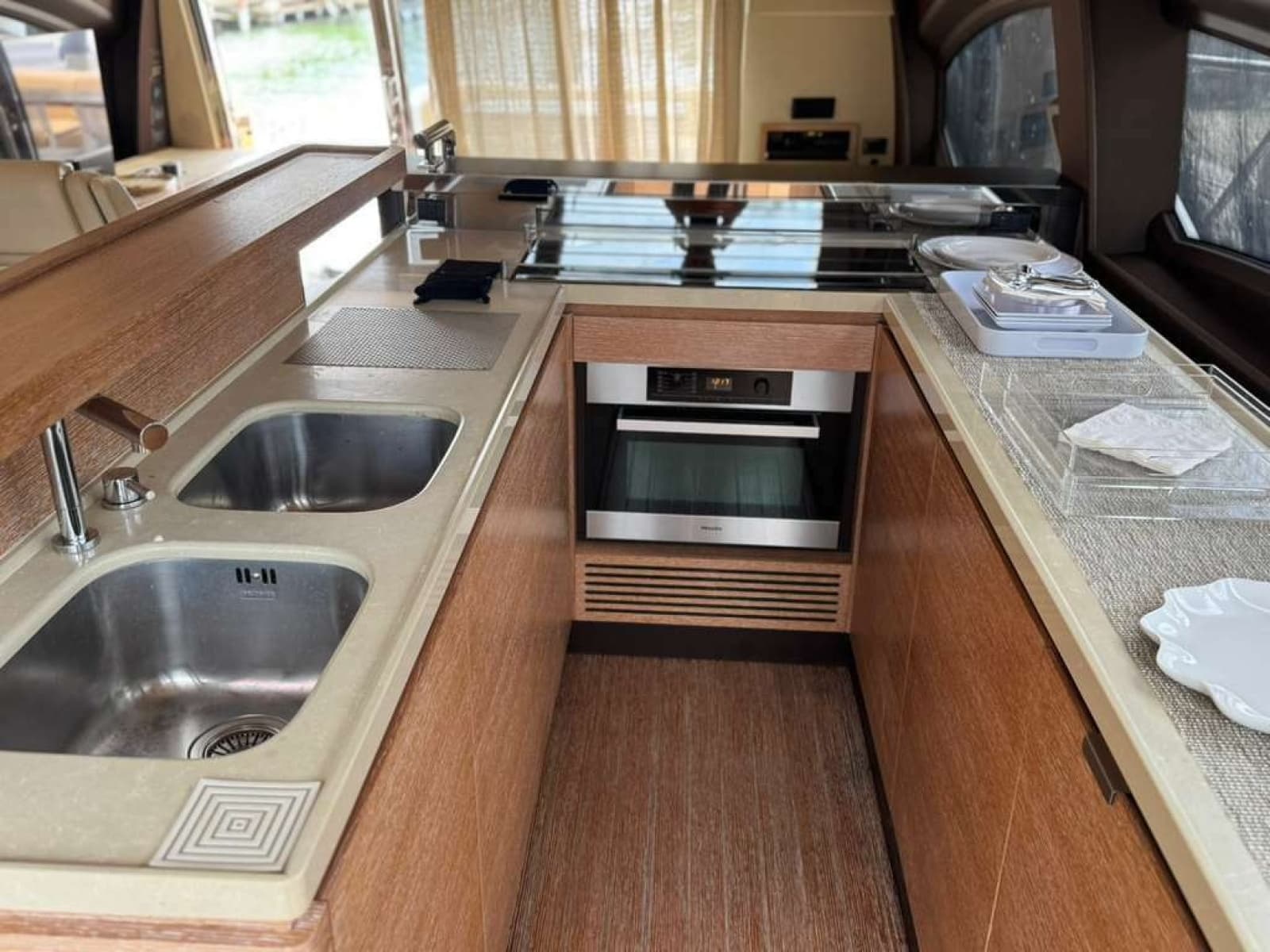 2014 Azimut 64