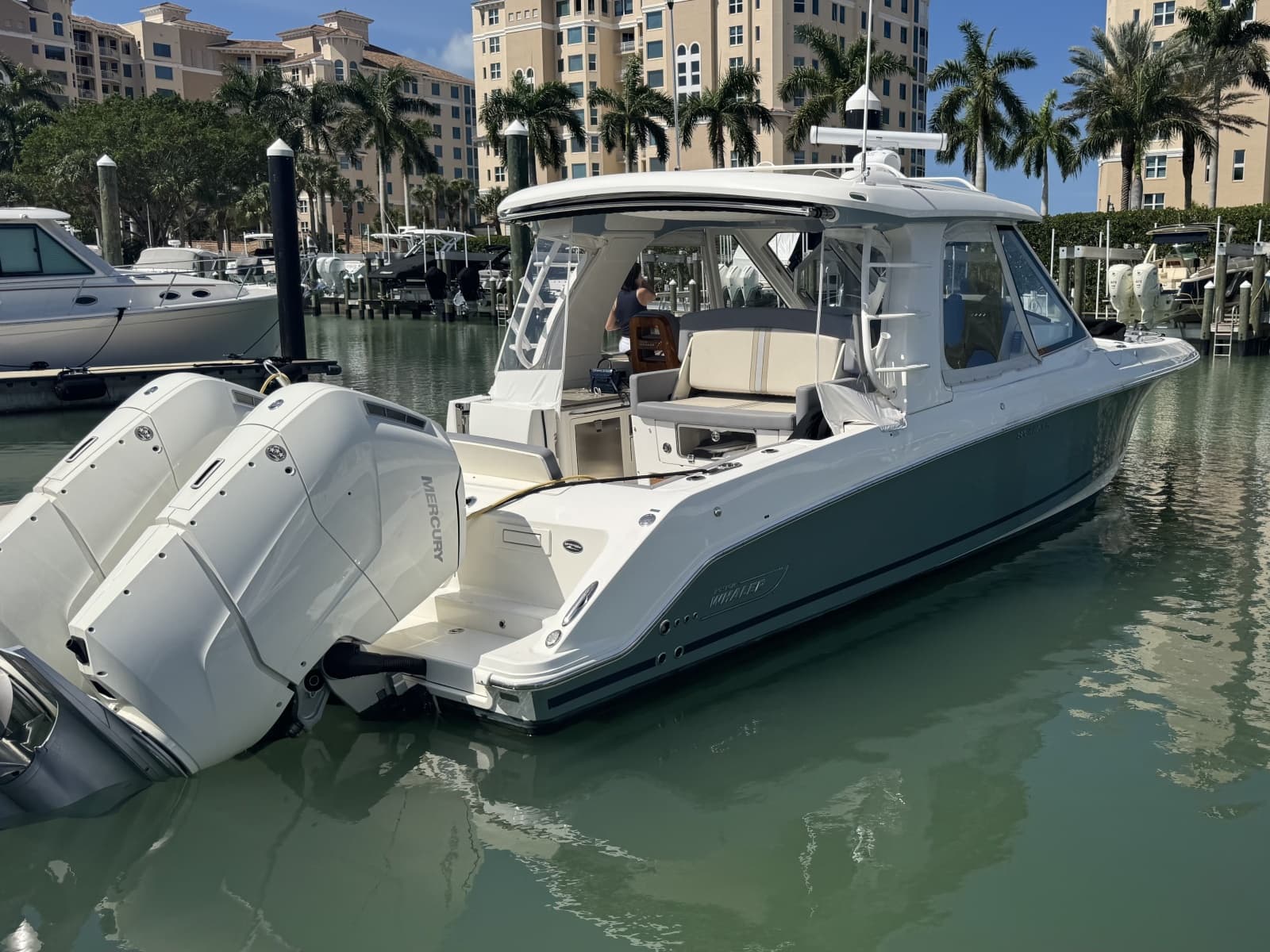 2024 Boston Whaler 380 Realm