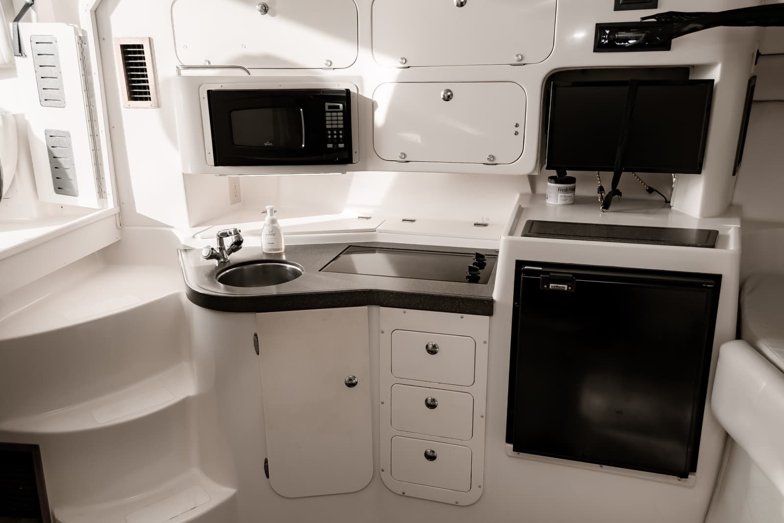 2003 Grady-White 