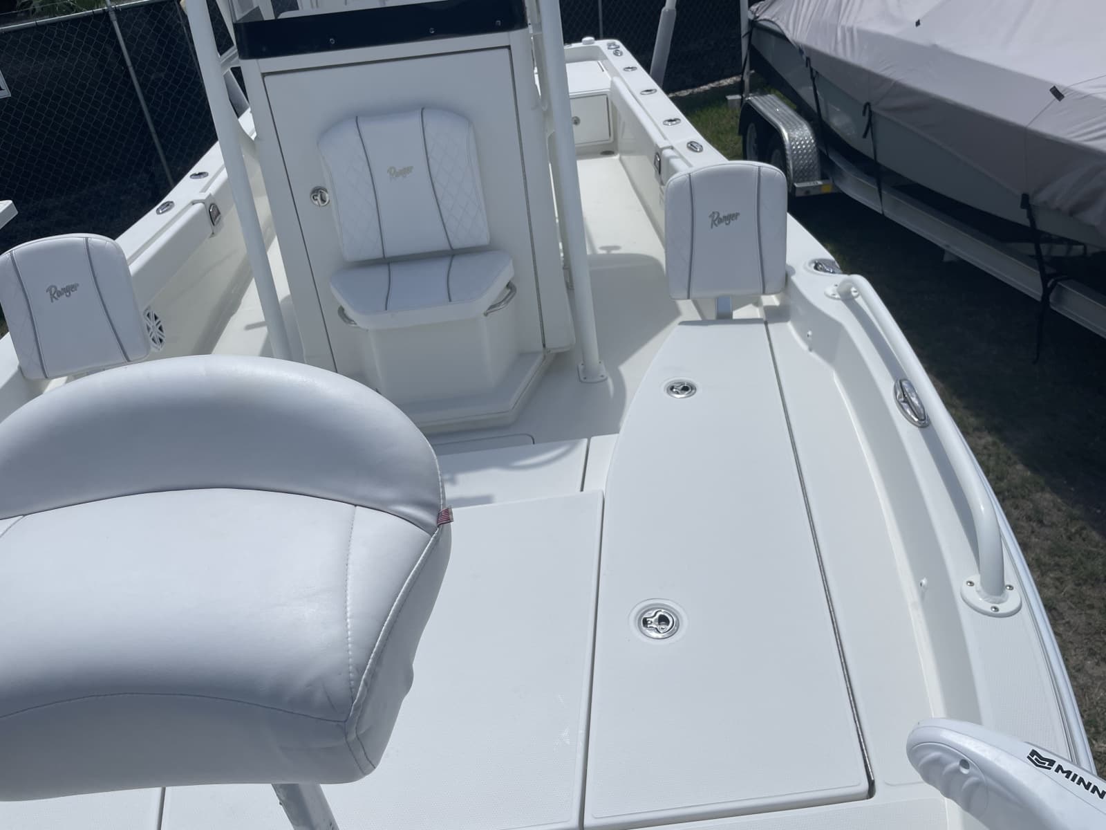 2022 Ranger 2510 Bay