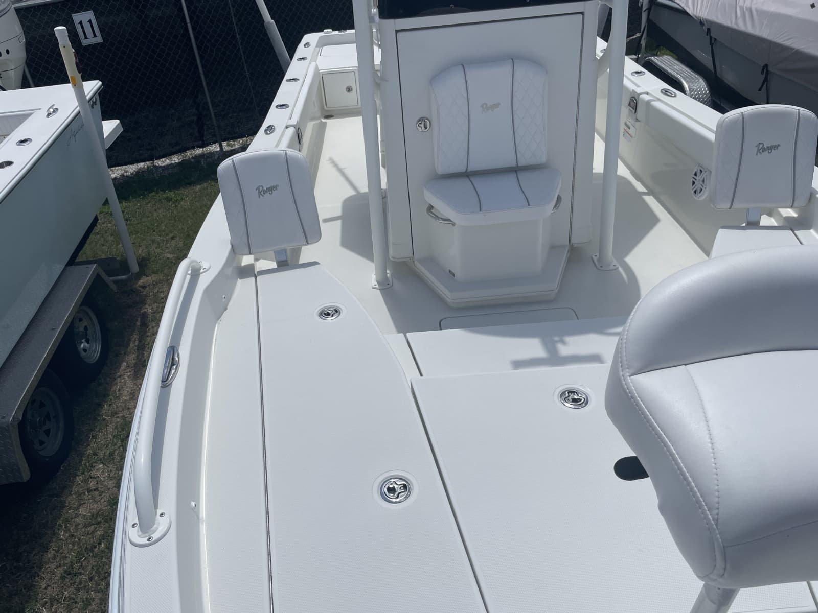 2022 Ranger 2510 Bay