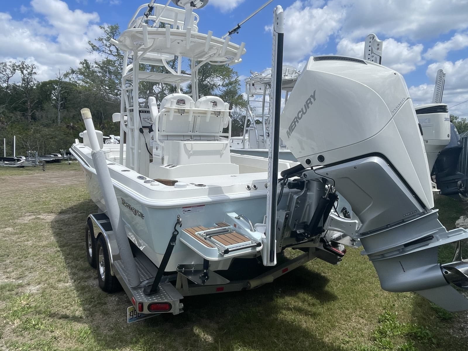 2022 Ranger 2510 Bay