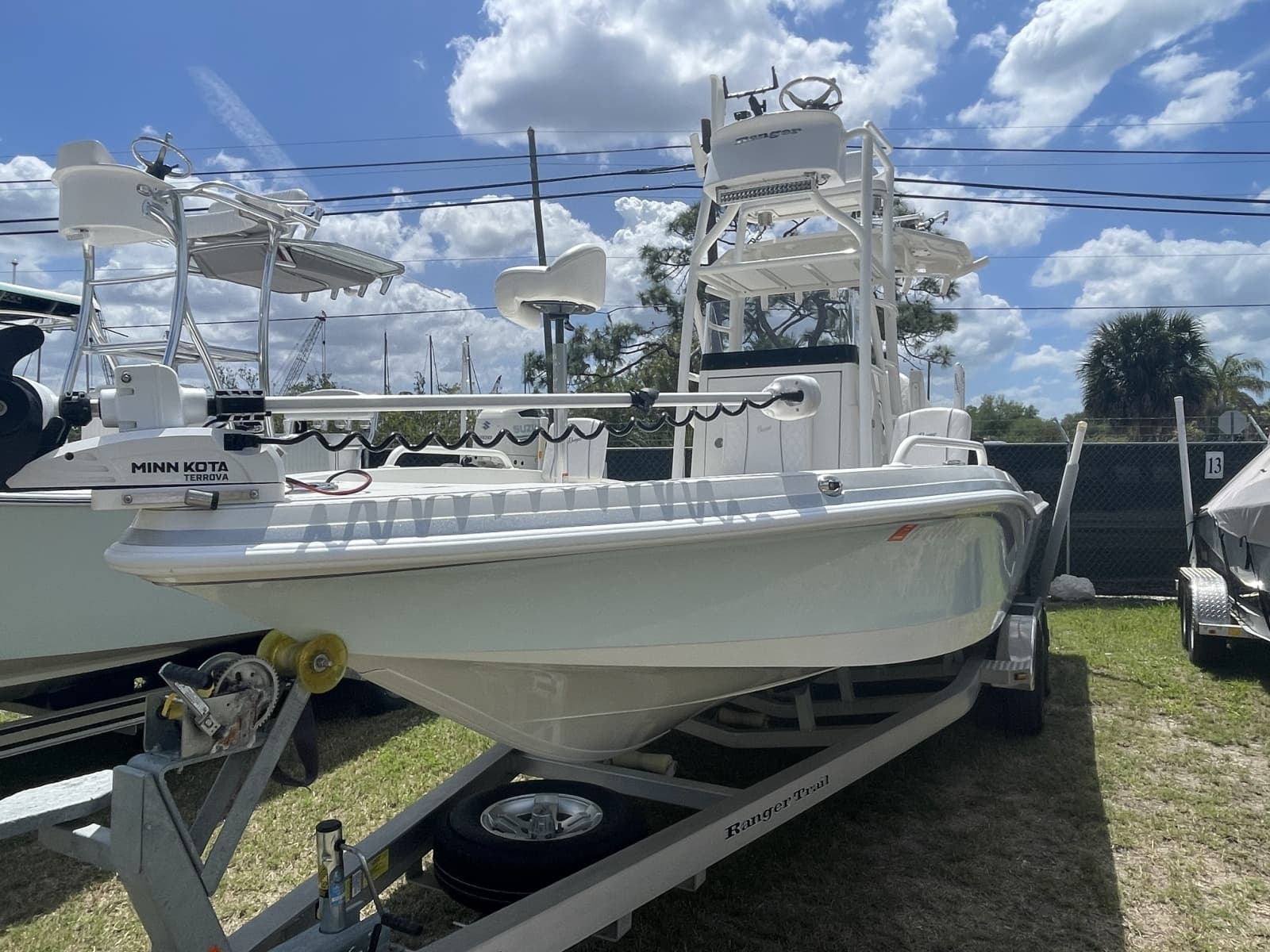 2022 Ranger 2510 Bay