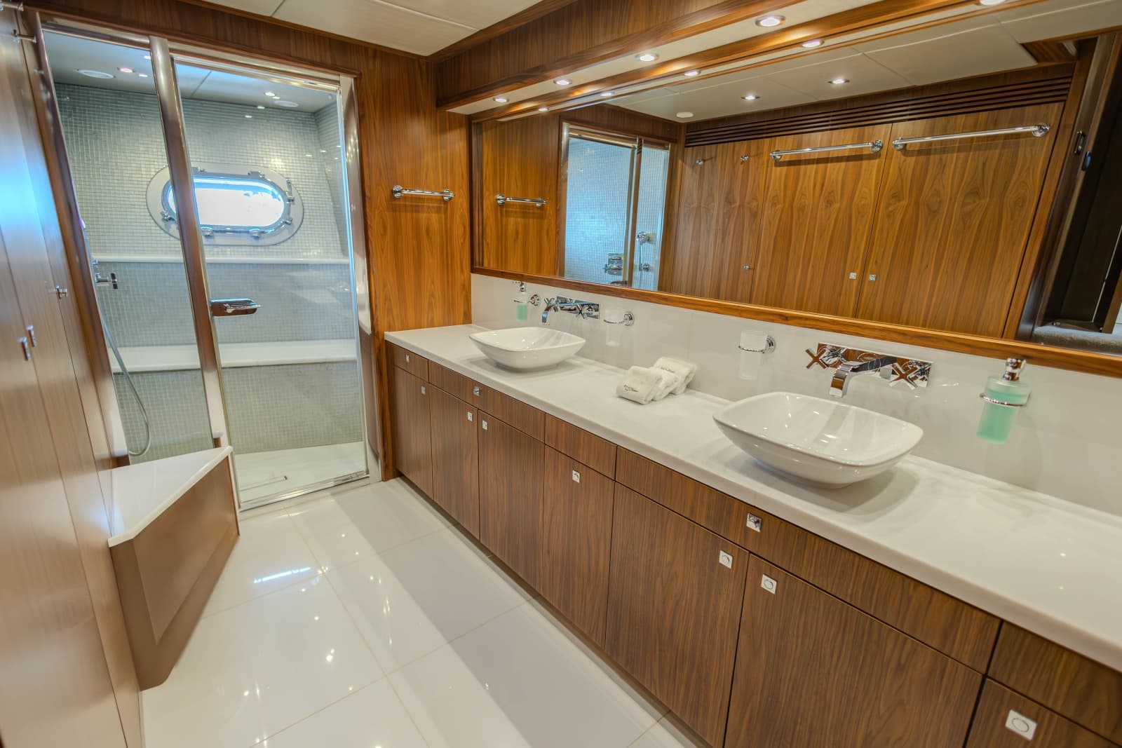2014 Sunseeker 131