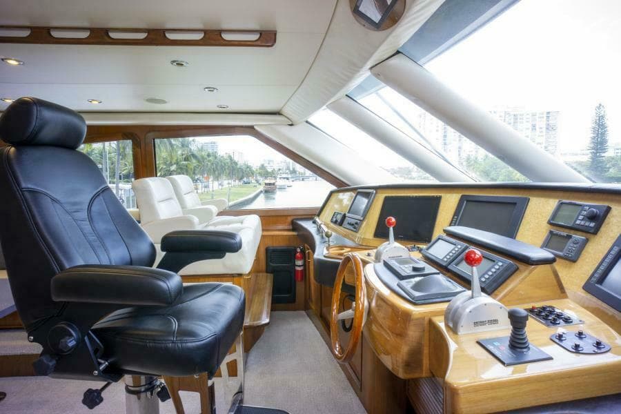 2005 Sea Force IX Enclosed Flybridge