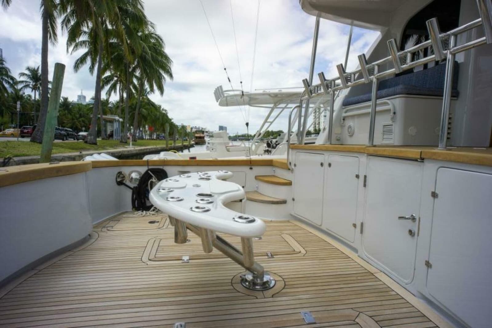 2005 Sea Force IX Enclosed Flybridge