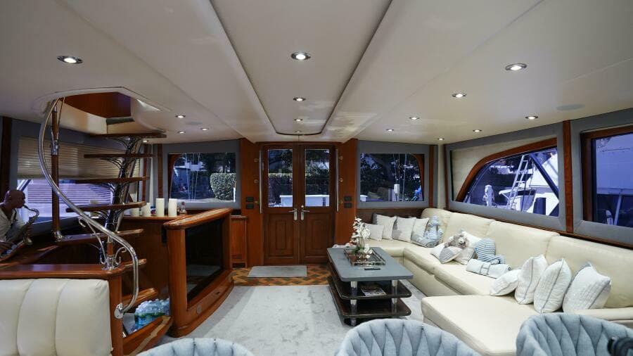 2005 Sea Force IX Enclosed Flybridge