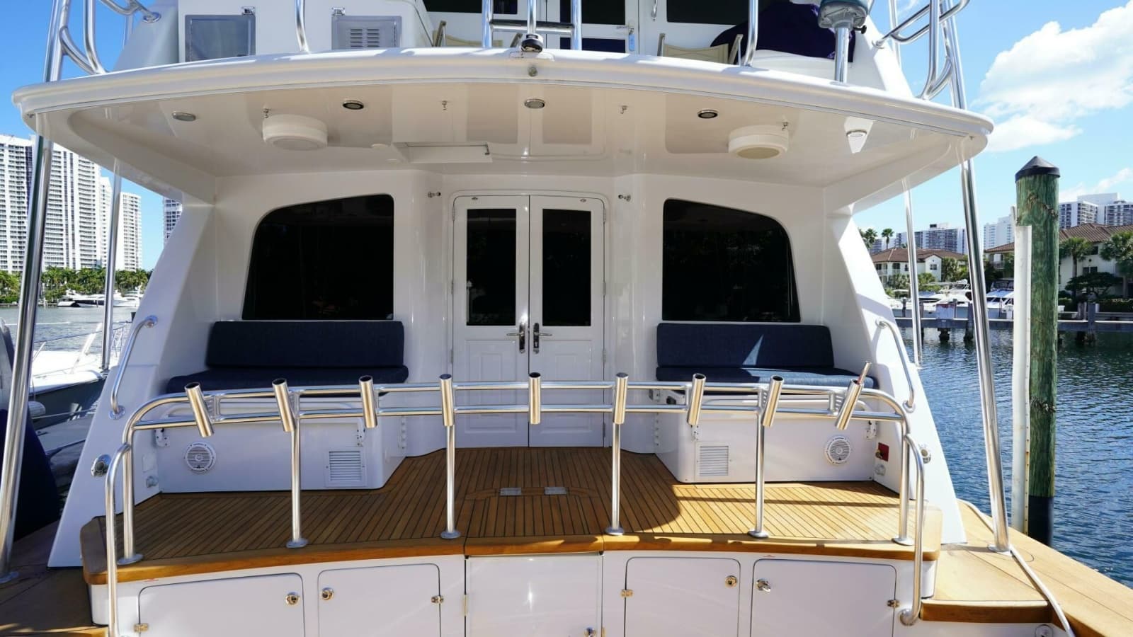 2005 Sea Force IX Enclosed Flybridge