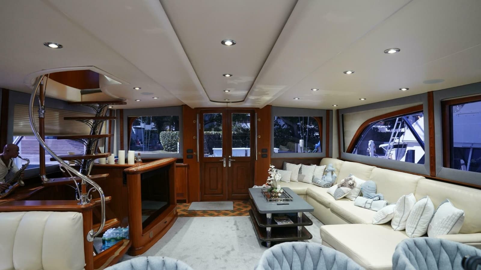 2005 Sea Force IX Enclosed Flybridge