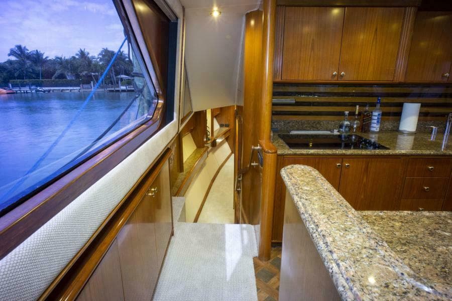 2005 Sea Force IX Enclosed Flybridge