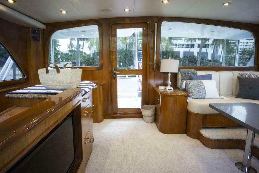 2005 Sea Force IX Enclosed Flybridge