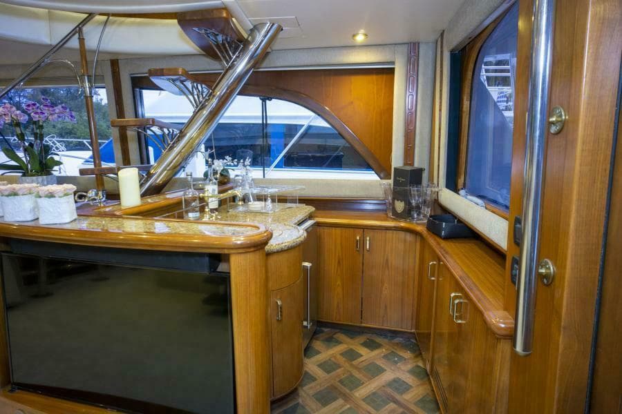 2005 Sea Force IX Enclosed Flybridge