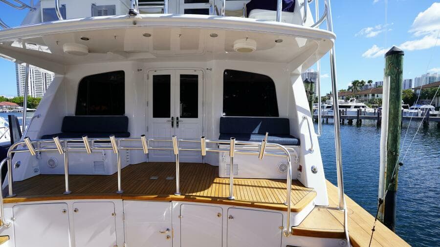 2005 Sea Force IX Enclosed Flybridge