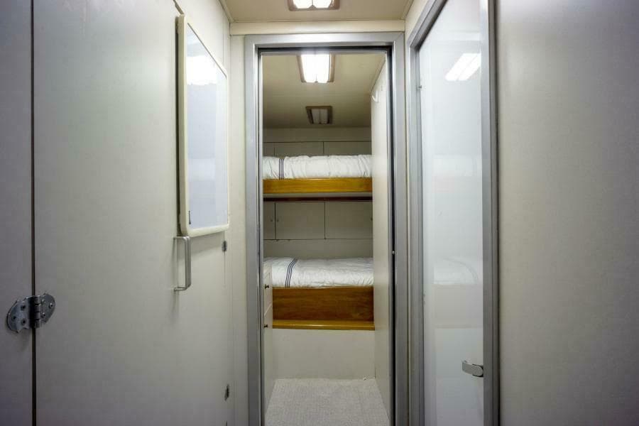 2005 Sea Force IX Enclosed Flybridge
