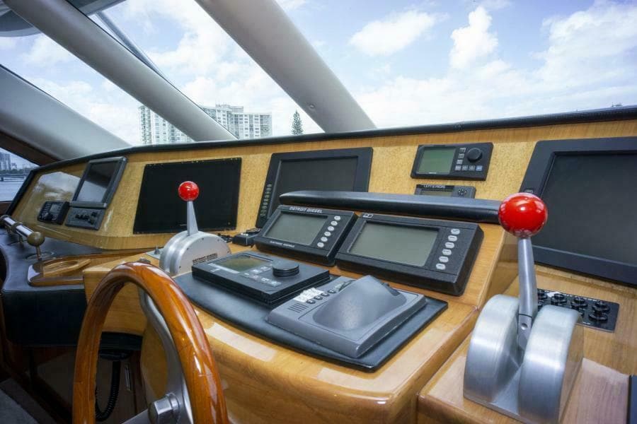 2005 Sea Force IX Enclosed Flybridge