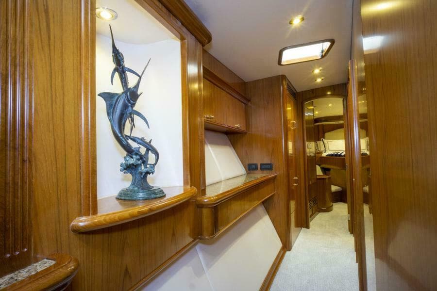 2005 Sea Force IX Enclosed Flybridge