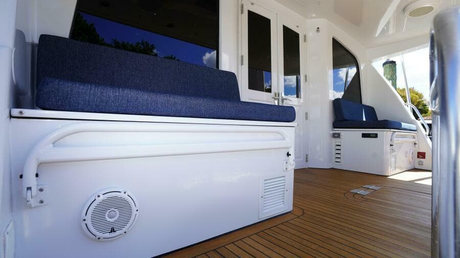 2005 Sea Force IX Enclosed Flybridge