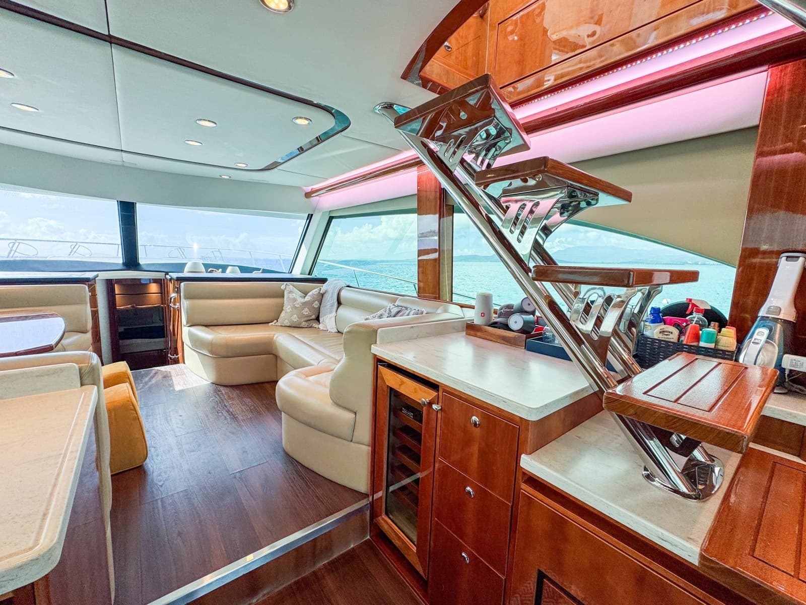 2015 Riviera 53 Enclosed Bridge