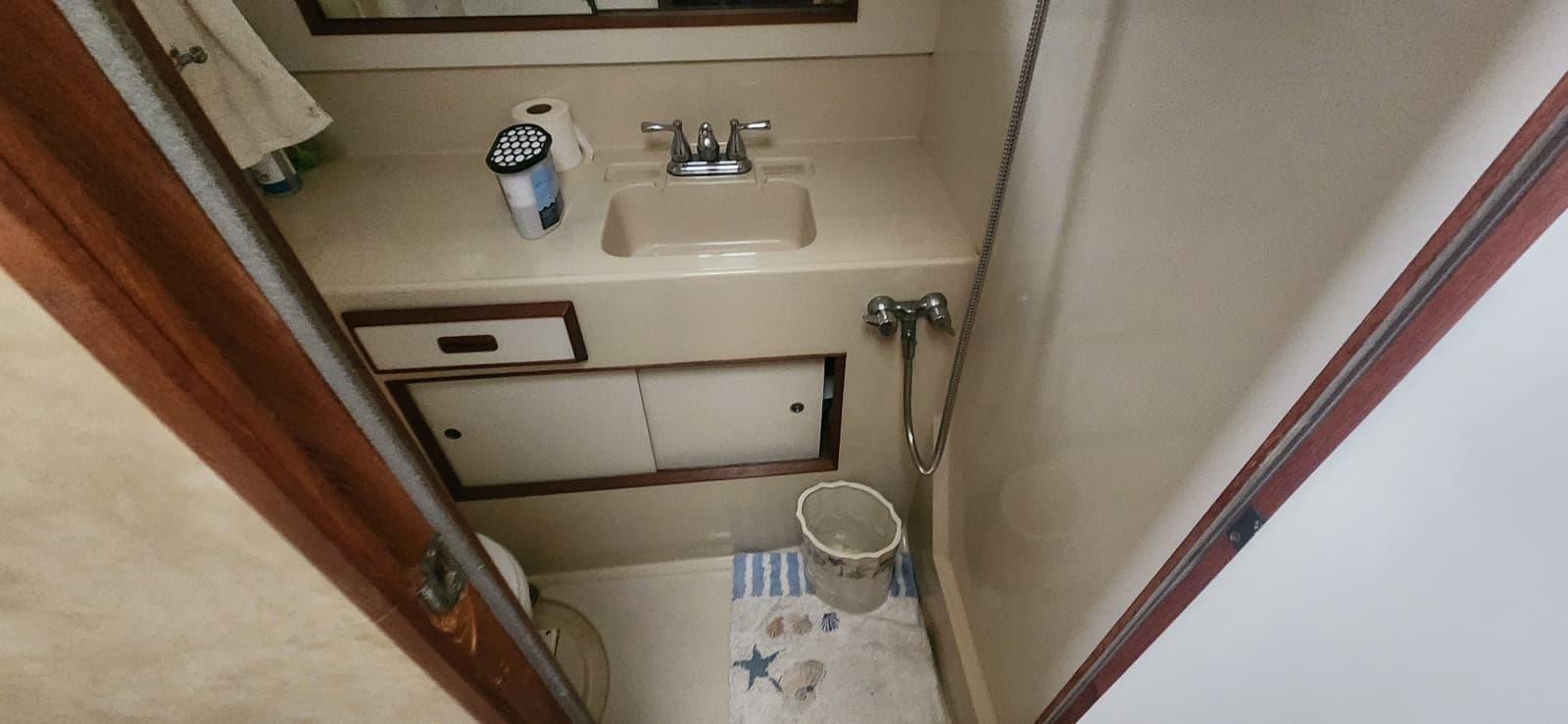 1985 Bertram Flybridge Cruiser