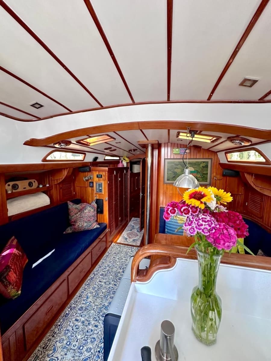 1984 Tayana Vancouver 42