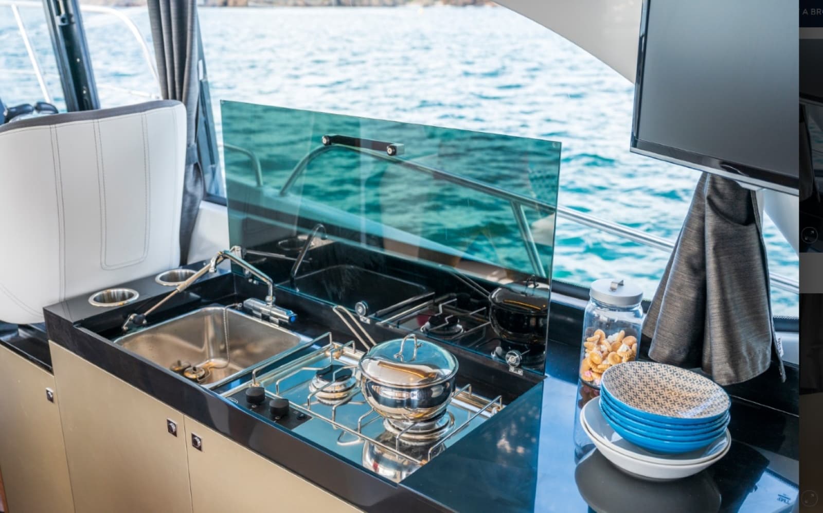 2023 Beneteau Antares 11