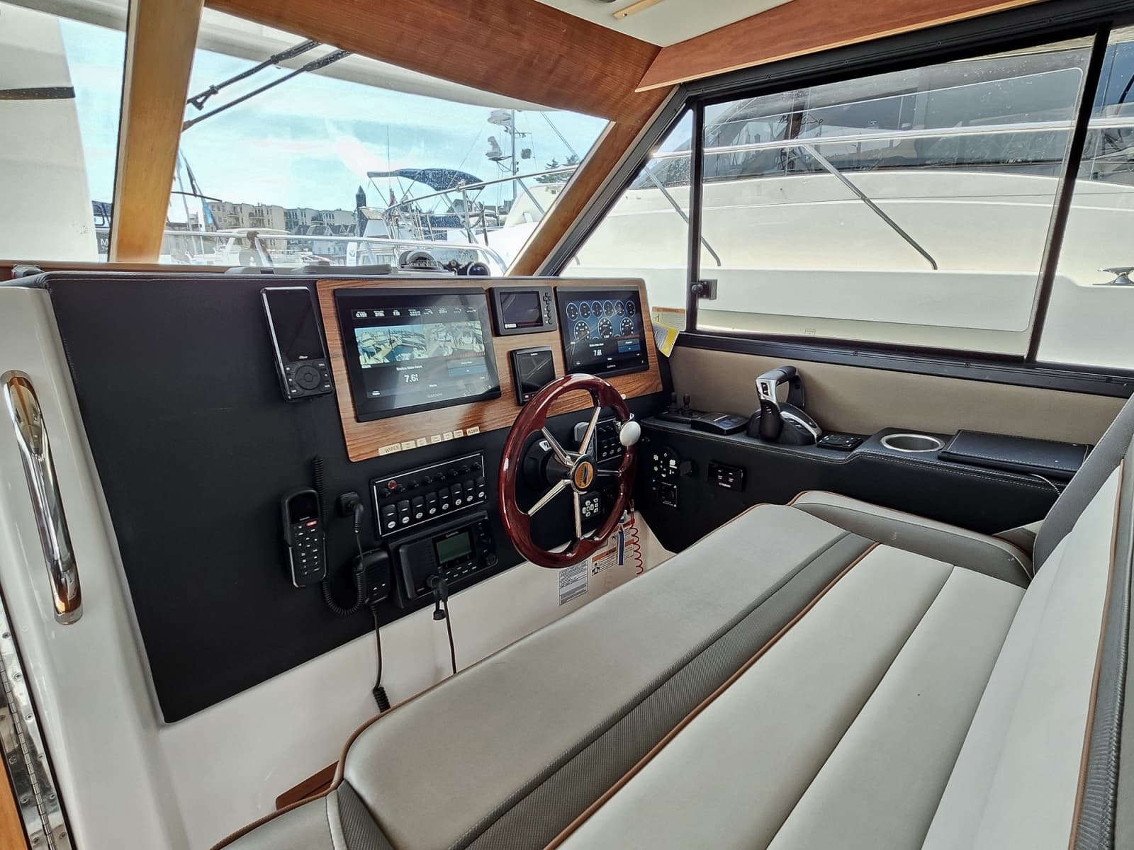 2022 Cutwater C-32 CB