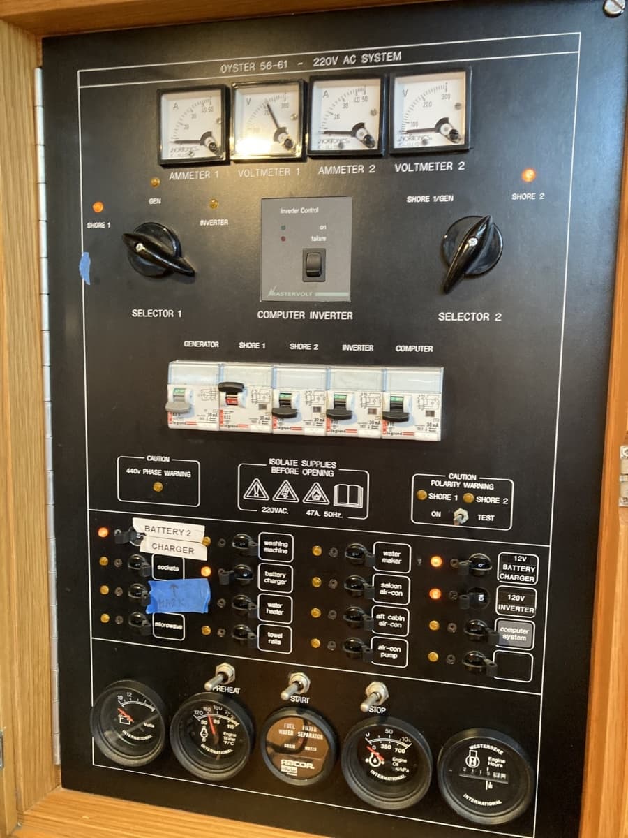 2008 Oyster 56 Deck Saloon