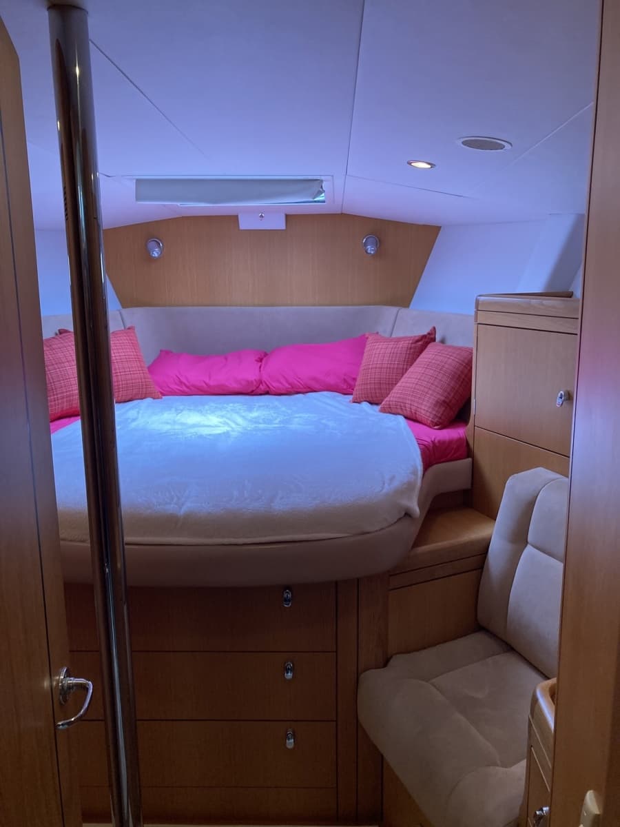 2008 Oyster 56 Deck Saloon